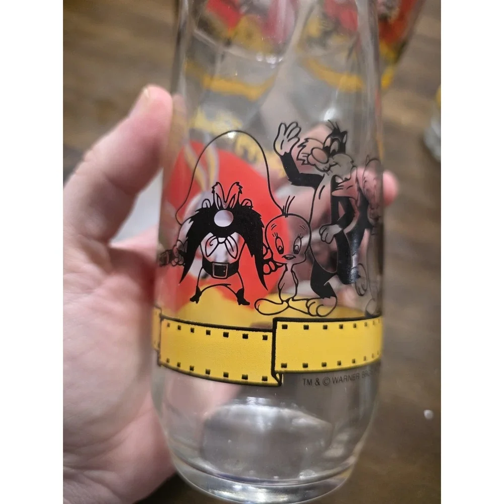 Vintage 1990 Warner Bros Looney Tunes Happy Birthday Bugs Glasses Set of 5‎